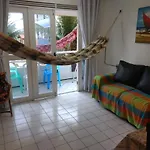 Ap por temporada com 2 quartos e uma suíte , excelente área de lazer, Praia do Futuro, condomínio Cartier-Fortaleza